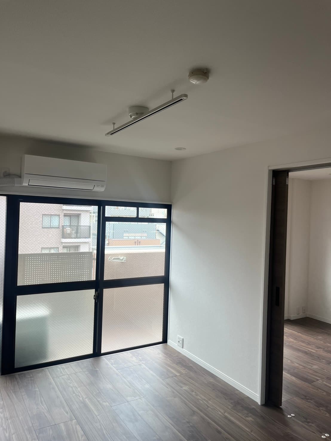 マンションリフォーム、完成しました ― 何もなかった空間が、新しい暮らしの舞台にの施工の様子 2